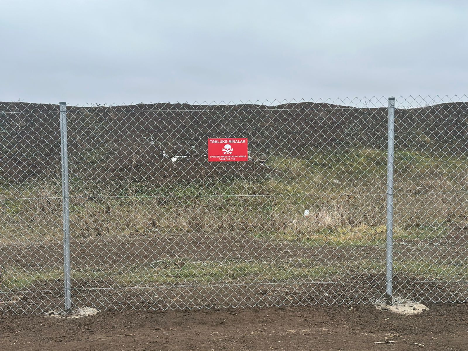 Keçmiş təmas xəttində yerləşən yüksək çirklənmiş ərazilərin çəpərlənməsi işləri